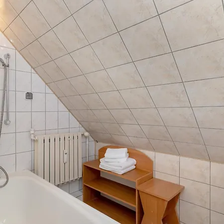 Elegant Two-story Turystyczna In With Balcony By Renters Appartement