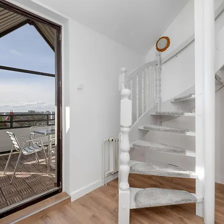 Elegant Two-story Turystyczna In With Balcony By Renters Appartement